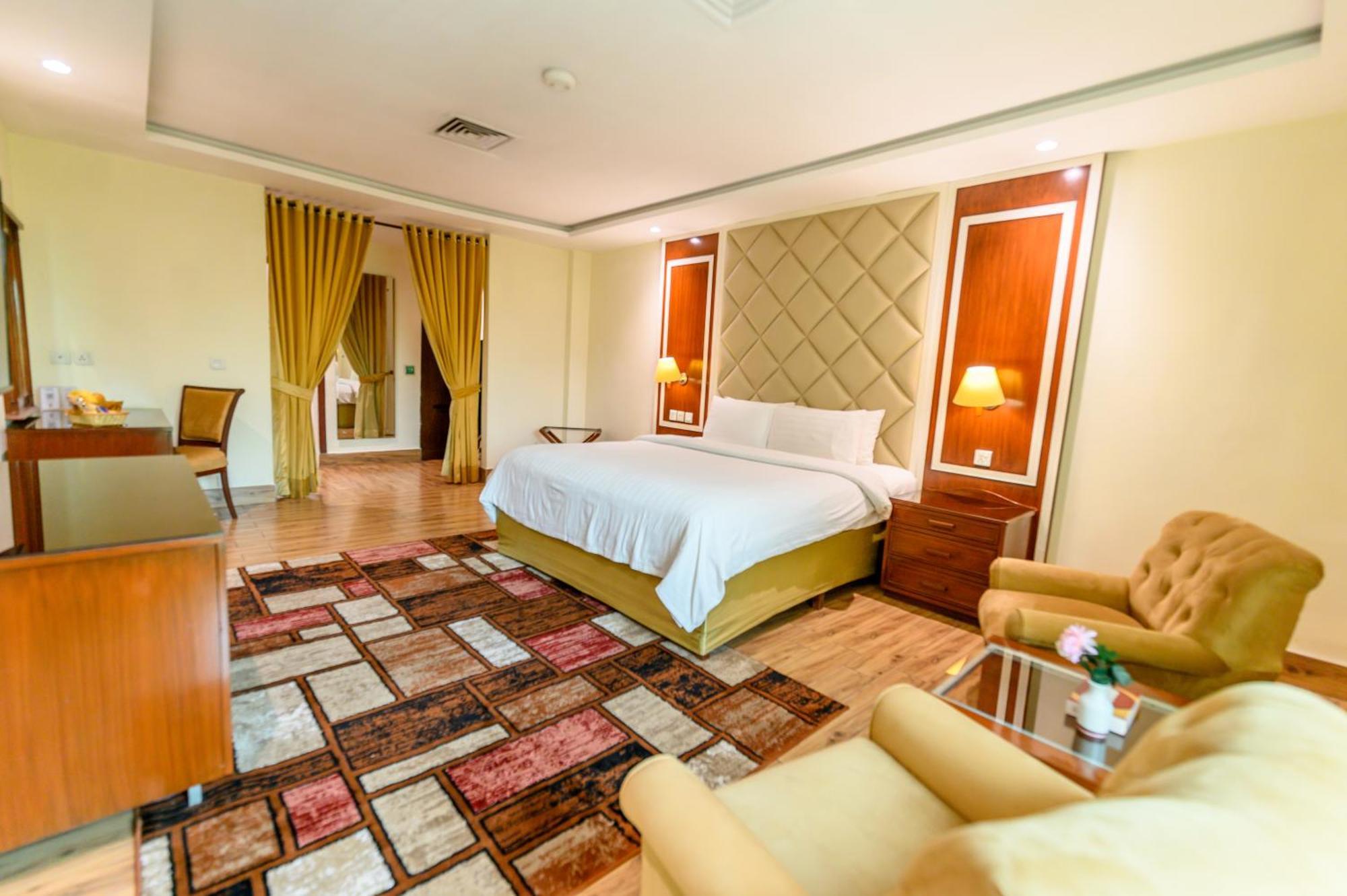 Hotel One Faisalabad Bagian luar foto